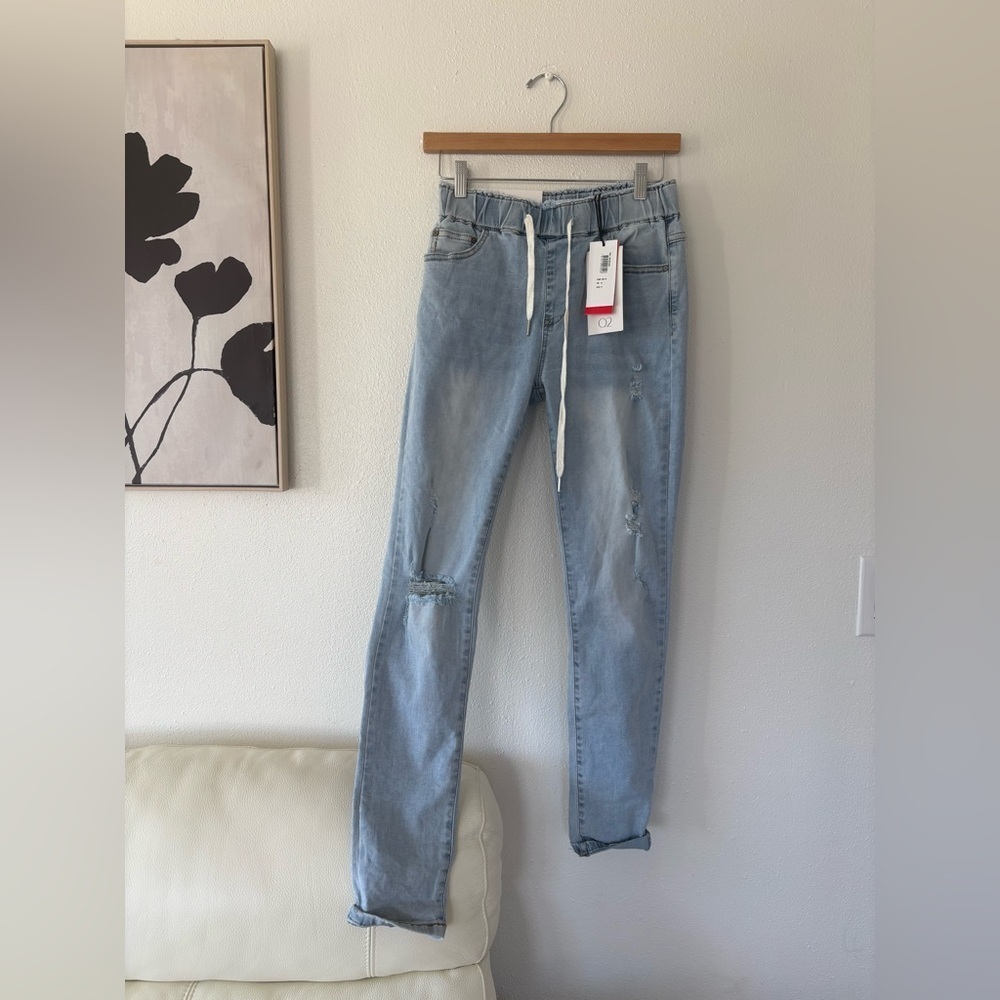 Q2 Light Blue Women Jeans - Picture 2 of 6